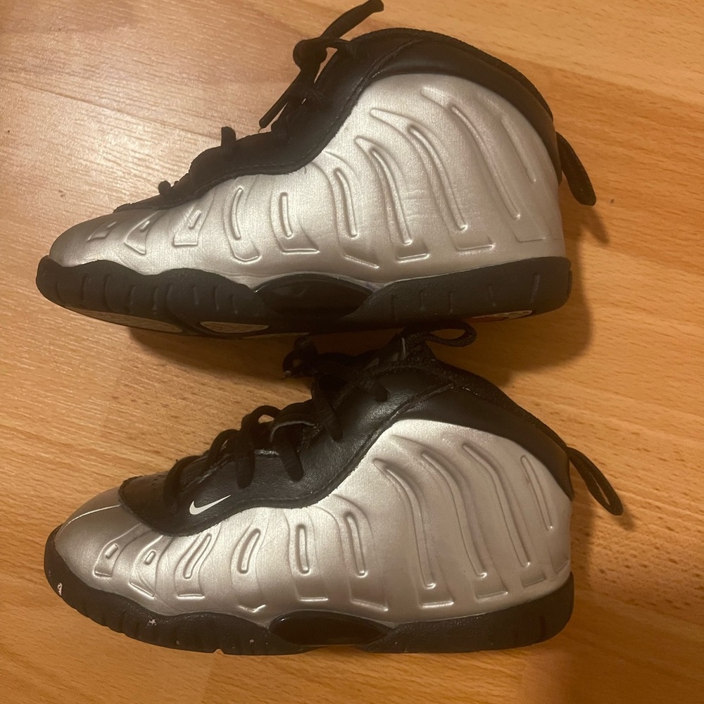 Nike fomposite toddler size 9